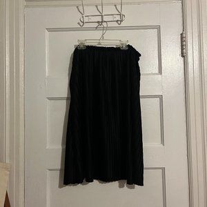 Pleated Plus Size black skirt - perfect for the office!